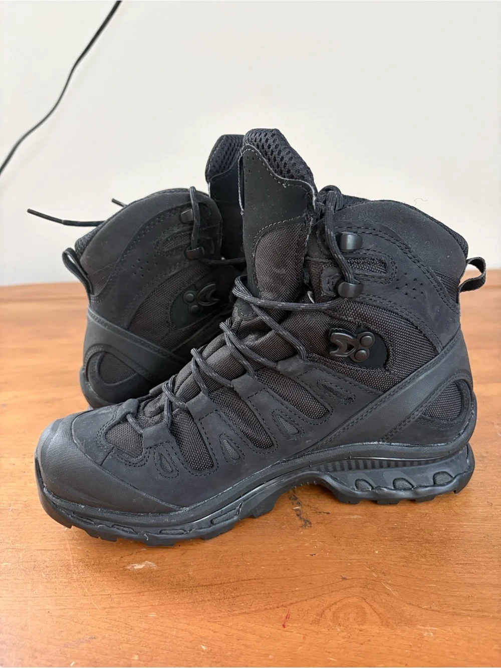 Salomon GoreTex Men's Black Tactical Hiking Boots Size 7